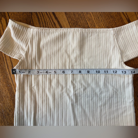 Banana Republic Off the Shoulder Ribbed Top in Ivory - Picture 3 of 6